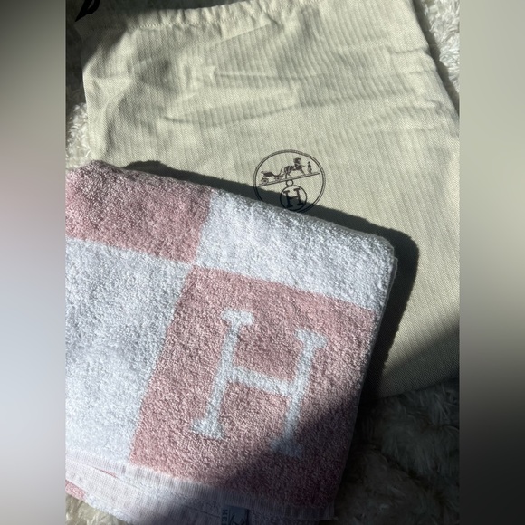 NWOT $220 Hermes Rose Lilas Pink White Towel jacquard terry 100% cotton dust bag - Picture 14 of 16